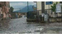 Infiltrazioni d'acqua, sgomberate 8 famiglie a Torre del Greco