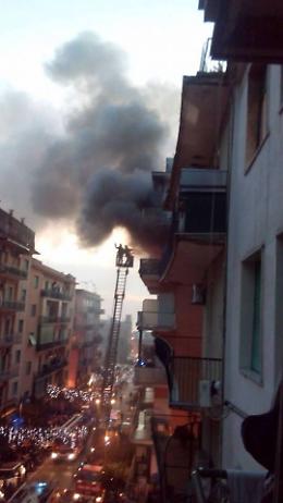 Portici, a fuoco un appartamento in via Libertà