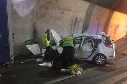 Maxi-tamponamento in autostrada: un morto e 25 feriti