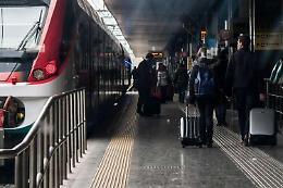 Senza Green pass in treno, si barrica in bagno per evitare controllo