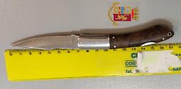 Sorpreso a danneggiare auto con un coltello, nei guai