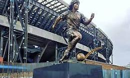 Statua Maradona, l'autore Sepe: «In trattativa per darla al Boca»