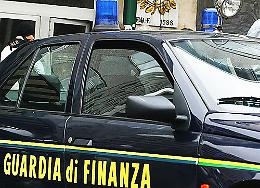 Consulente finanziario abusivo scoperto a Napoli