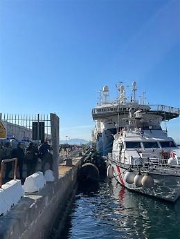 Geo Barents, a Napoli nave con 75 migranti: concluso lo sbarco