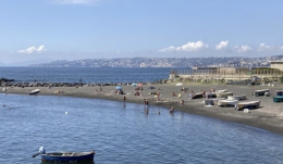 Torna balneabile il tratto di mare della spiaggia di Pietrarsa