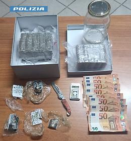 Ischia, sullo scooter con oltre 1 kg di hashish: due arresti