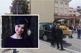 Tragedia in funivia, l’ultimo saluto a Serena. La mamma in lacrime colpita da malore