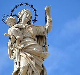 Pompei, la corona della Madonna torna a mandare "un segnale"