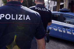 Evade e aggredisce figlio della ex e poliziotti, arrestato 54enne