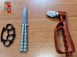 Portici: 14enne sorpreso con tirapugni, coltello e martello frangivetro