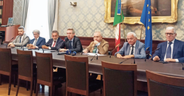 Napoli, &egrave; lotta contro i taxi selvaggi