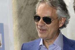 Bocelli: «Umiliato dal divieto di uscire da casa, ho disobbedito»