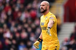 West Ham, Reina non molla il super-ingaggio: "Tornerò al Milan, ho un altro anno"