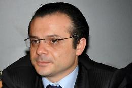 Migranti, sindaco Messina: «Ordinanza Musumeci una minc...a»