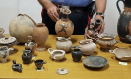 Ricettazione di reperti archeologici, due arresti