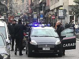 Con mitraglietta in centro, parte un colpo: nessun ferito