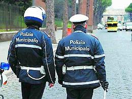 Arzano, sospeso il comandante dei vigili