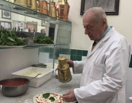 Lutto a Forcella, è morto Antonio Condurro della pizzeria “Da Michele"