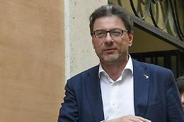 Caro bollette, Giorgetti: a febbraio giù del 40%