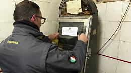 Prestanome per le slot illegali del clan, sette arresti