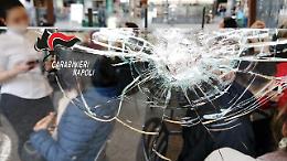 Lite tra camorristi dietro la stesa a piazza Trieste e Trento, 6 arresti