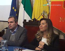 È rottura tra de Magistris e la Clemente