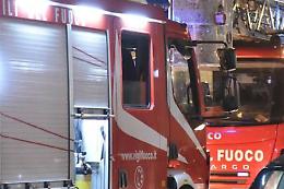 Fiamme in casa: muore carbonizzato
