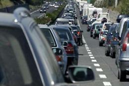 Traffico in tilt sull'A1, tutti in coda verso Napoli