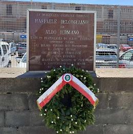 Una corona d'alloro per ricordare Delcogliano e Iermano uccisi dalle Br 40 anni fa