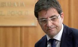 Condanna definitiva, Cosentino si costituisce