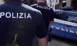 Minaccia e picchia compagna e figlia: 38enne in manette