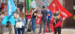A Napoli protesta dei dipendenti Bnl: «No a esternalizzazioni e nuove chiusure»