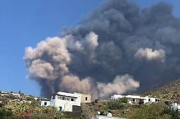 Stromboli, nuova forte esplosione: turisti rifugiati in chiesa