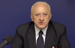 De Luca, appello ai docenti: «Fate il test sierologico»