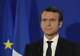 Oltre 7mila nuovi casi in Francia. Macron: «Possibile altro lockdown»