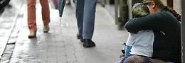 Giugliano: “usa" la figlia di 10 anni per chiedere l'elemosina, 26enne denunciata
