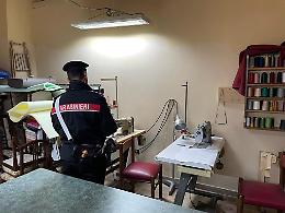 Fabbrica abusiva sequestrata: erano stoccati rifiuti speciali