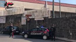 Minaccia coetanei con pistola elettrica: 14enne denunciato