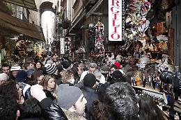 San Gregorio Armeno, tre straniere tentano di rapire una bimba