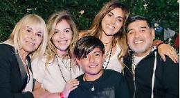 Troppo generoso, Maradona morto povero