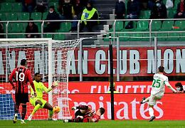 Milan ko al Meazza, il Napoli pu&ograve; allungare