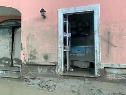 «Alluvione al Nord è cambiamento climatico, qui è abusivismo»