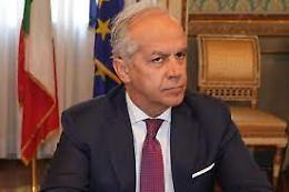 Piantedosi chiama Pisani: «Vicinanza ai poliziotti feriti»