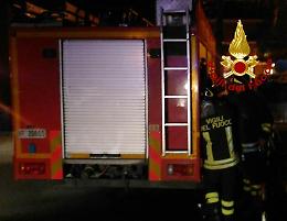 Madre e due figli muoiono carbonizzati in casa