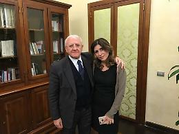 Arturo, De Luca incontra la madre: «Solidarietà e iniziative assieme»