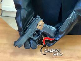 Secondigliano, tre minori nei guai: nello scooter una pistola finta