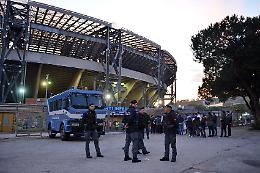 Napoli, Daspo per 11 persone: elevate 55 sanzioni