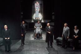 Luca De Fusco porta Pirandello al Teatro Sannazaro