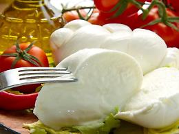 Distretti industriali, la mozzarella di bufala campana nella Top 20