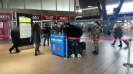 Sfila portafogli a turista, 45enne arrestato a Napoli centrale 